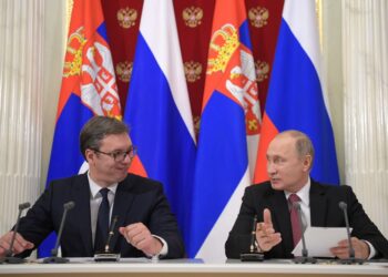 Zyrtare nga Kremlini: Vuçiq do të takohet me Putinin më 9 maj