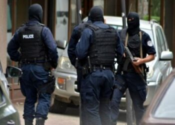 Mbyllen dy laboratorë që rrezikonin shëndetin publik, arrestohen pronarët dhe sekuestrohen pajisje në Fushë Kosovë