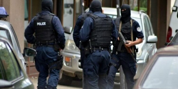 Mbyllen dy laboratorë që rrezikonin shëndetin publik, arrestohen pronarët dhe sekuestrohen pajisje në Fushë Kosovë