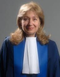 Trendafilova kritikon protestat e Veteranëve