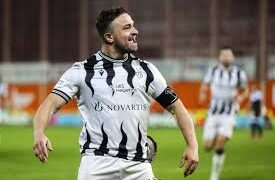 Bazeli rikthehet në fron pas tetë vitesh, shkëlqimi i shaqirit i jep titullin kampion