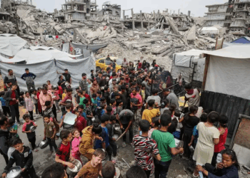 Situatë alarmante në Gaza: Uji dhe ushqimi drejt shterimit, përleshje për mbijetesë