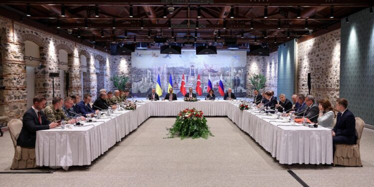 Mbyllen bisedimet Ukrainë-Rusi në Stamboll