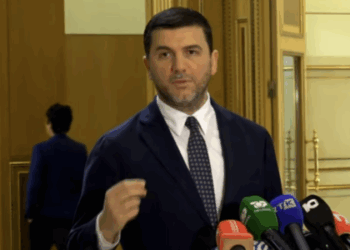Krasniqi: Për 24 orë mund të konstituohet Kuvendi, nëse VV tërhiqet nga emri i Albulena Haxhiut