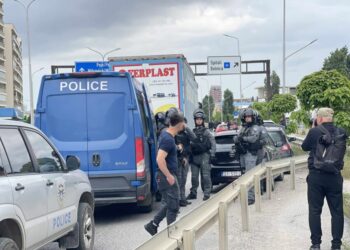 Njësia Speciale ndërhyn në Veternik pas bllokimit të rrugës nga protestuesit kundër vendimit të ZRRE-së