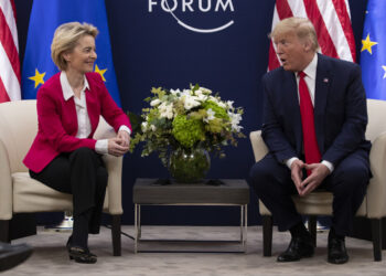 Von der Leyen kërkon shtyrje të afatit për marrëveshjen tregtare me SHBA-të – Trump kërcënon me tarifa 50%