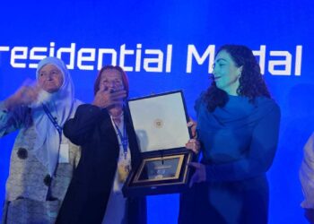 Në prag të 30-vjetorit të gjenocidit, Osmani u ndan Medaljen Presidenciale të Meritës nënave të Srebrenicës
