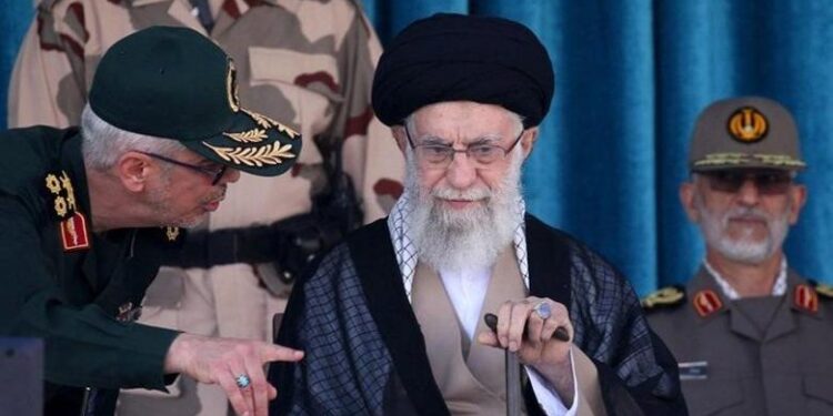 “Pranoni armëpushimin ose do t’ju gjejmë”: SHBA dyshohet se i dërgoi Khameneit koordinatat e vendstrehimit