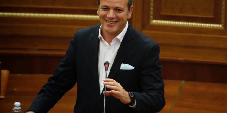 Arben Gashi: Koha për dalje nga kriza, jo për monopole politike – zgjedhjet si zgjidhje e domosdoshme