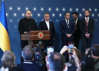 Paqja mes Rusisë dhe Ukrainës, më e largët seç dukej