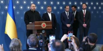 Paqja mes Rusisë dhe Ukrainës, më e largët seç dukej