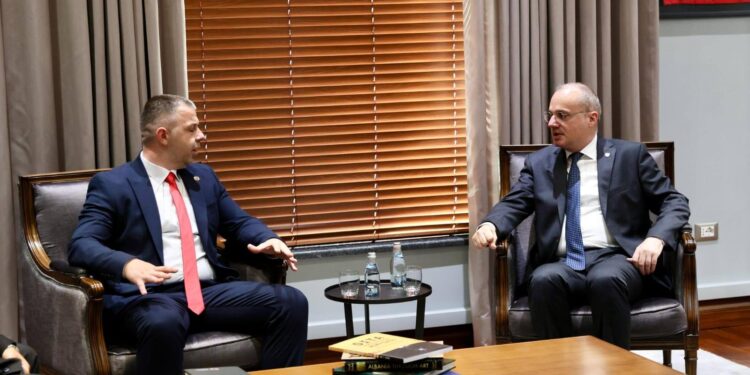 Ministri Igli Hasani takon Kryetarin Enkel Rexhepi: Forcohet bashkëpunimi mes Shqipërisë dhe Luginës së Preshevës