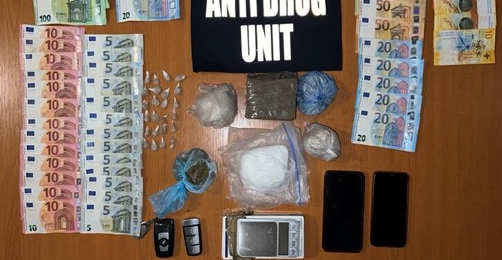 Bastisje në Podujevë e Prishtinë, arrestohen pesë të dyshuar për shitblerje të narkotikëve