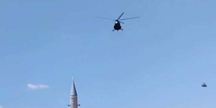 Helikopterë serbë fluturojnë pranë Bujanocit