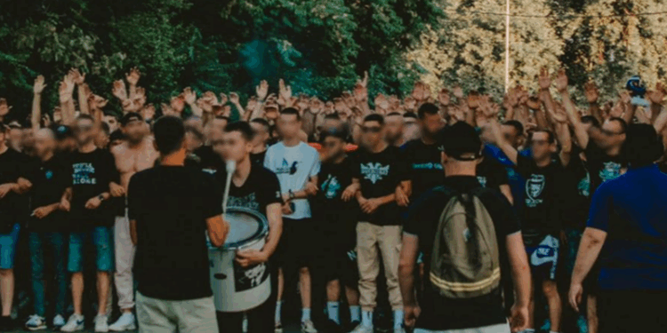 FSHF nuk dha bileta për tifo-grupet, mijëra shqiptarë mblidhen në Shkup: Zemrën kuq e zi nuk e ndal askush!