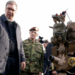 “Po vrisni rusët”, Vuçiç “ha presionin” e Putinit, Serbia ndalon eksportet e armëve