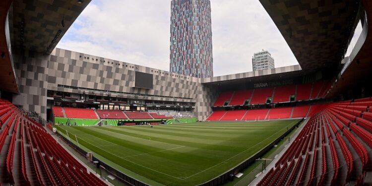 Rikthehet në Tiranë pas 9 vitesh, caktohet arbitri i ndeshjes Shqipëri–Serbi