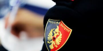 Arrestohen dy kosovarë në Shëngjin, njëri në kërkim – dyshohet për shitje të drogës