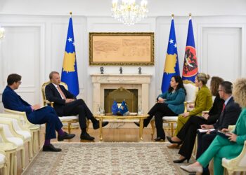 Presidentja Osmani pret shefin e Zyrës së BE-së në Kosovë – Fokus në integrimin evropian dhe konstituimin e institucioneve