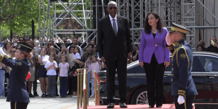 Presidentja Osmani pret me nderime shtetërore Guvernatorin e Antigua dhe Barbudas