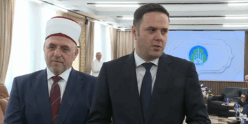 Lumir Abdixhiku uron besimtarët myslimanë për Kurban Bajramin: Mesazh për paqe, solidaritet dhe dashuri