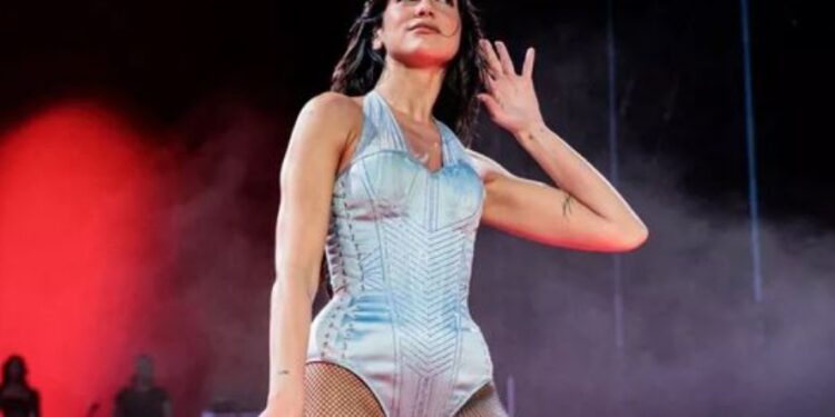 Dua Lipa mbush Wembley-n me 160 mijë fansa – ndalesa e radhës: Prishtina!