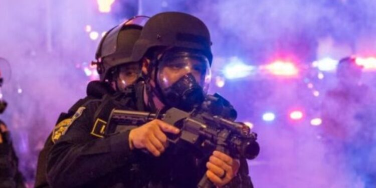 Përshkallëzohen protestat në Los Anxhelos, teksa Trump dislokon Gardën Kombëtare