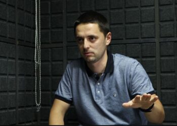 Zëvendëskryetari i “Demokracisë Serbe”, Stefan Veljković, sulmohet fizikisht në veri të Mitrovicës