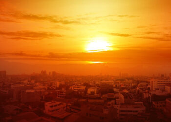 Ditët e nxehta te verës, mjekja apel qytetarëve: Mos dilni në orët e pikut!