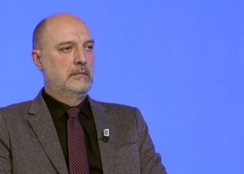 Ymeri: Ambasadorët nuk po duan të ndihmojnë në themelimin e një qeverie të udhëhequr nga Kurti