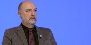 Ymeri: Ambasadorët nuk po duan të ndihmojnë në themelimin e një qeverie të udhëhequr nga Kurti
