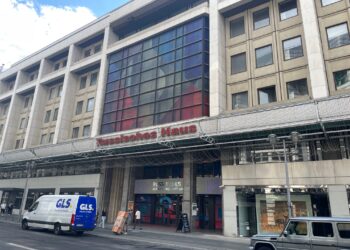 “Shtëpia Ruse” në Berlin nën kritika për propagandë: Gjermania i paguan Moskës 70 mijë euro në vit për tokën