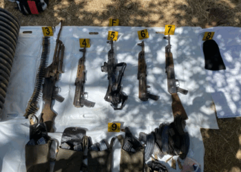 Zveçan: Policia e Kosovës sekuestron sasi të madhe armatimi në një stallë kuajsh