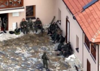 NATO i kërkon Serbisë t’i nxjerrë para drejtësisë grupin e Banjskës dhe personat që kishin sulmuar KFOR’in në Zveçan