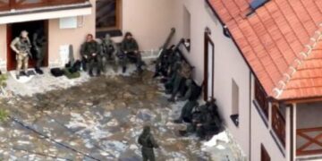 NATO i kërkon Serbisë t’i nxjerrë para drejtësisë grupin e Banjskës dhe personat që kishin sulmuar KFOR’in në Zveçan