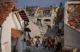 Përshkallëzim i rrezikshëm: Irani lëshon raketa mbi Izrael – shpërthime dhe viktima në të dyja anët