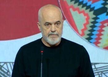 “Bukë e Zemër” në Tiranë: Festival ndërkombëtar arkitekture nis me pjesëmarrjen e Kryeministrit Edi Rama