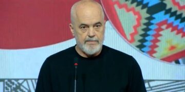 “Bukë e Zemër” në Tiranë: Festival ndërkombëtar arkitekture nis me pjesëmarrjen e Kryeministrit Edi Rama