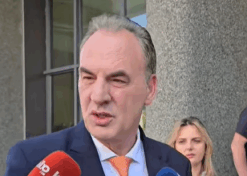 Limaj para seancës së Kuvendit: “Shteti po rrezikohet, qytetarët po paguajnë çmimin”