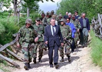 Deklaratë befasuese nga Komandant Hoxha: Donald Rumsfeld në Tanush gjatë konfliktit të vitit 2001