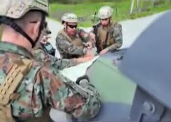 Ushtarët maqedonas nën KFOR vazhdojnë patrullimet për stabilitet në Pejë