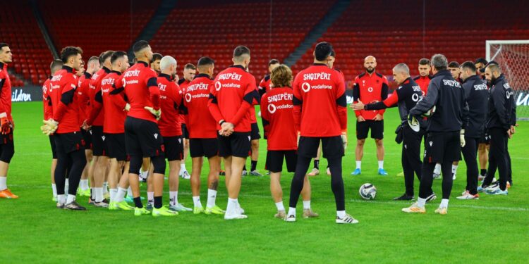 Shqipëri–Serbi: Silvinjo lë jashtë katër futbollistë, Berisha dhe Pajaziti surprizat e mëdha