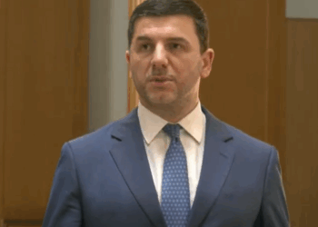 Krasniqi: Kurti jeton në realitet alternativ, interpretimi i tij i aktgjykimit është i çuditshëm