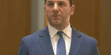 Krasniqi: Kurti jeton në realitet alternativ, interpretimi i tij i aktgjykimit është i çuditshëm