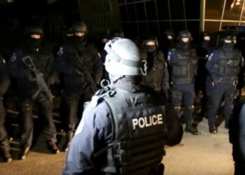Ekskluzive: Antidroga zbarkon në disa qytete të Kosovës – bastisje të njëkohshme për kapjen e trafikantëve të drogës