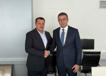 Shkëlqim Devolli pritet nga kryeministri i Maqedonisë së Veriut – Diskutohet zgjerimi i investimeve të Devolli Corporation