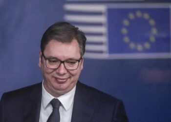 Në prag të protestës së 28 qershorit: Serbia në krizë, BE zgjedh heshtjen – Vuçiq forcohet