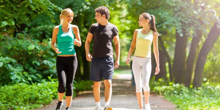 Nuk ju duhen 10,000 hapa në ditë për shëndet – ja çfarë rekomandon studimi i fundit