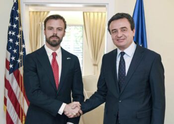 Kryeministri Kurti takohet me zyrtarin e lartë të DASH, Brendan Hanrahan – Fokus në marrëdhëniet dypalëshe dhe integrimin euro-atlantik