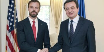Kryeministri Kurti takohet me zyrtarin e lartë të DASH, Brendan Hanrahan – Fokus në marrëdhëniet dypalëshe dhe integrimin euro-atlantik